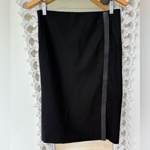 GUCCI Black Knee-Length Wool Cashmere Pencil Skirt with Leather Strip • 40